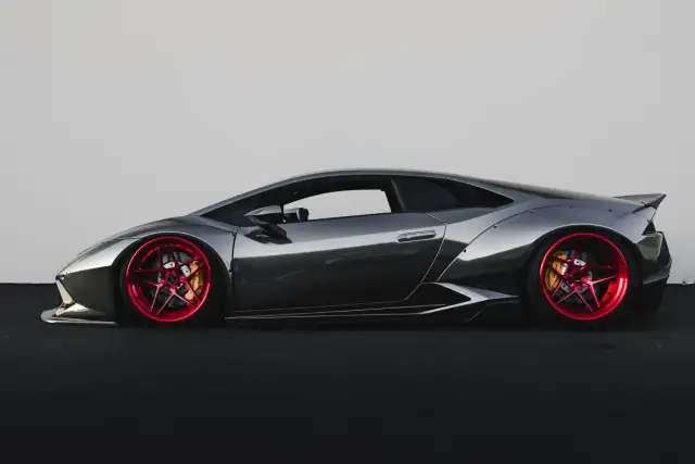 Lamborghini Coupe Abu-abu — Demo